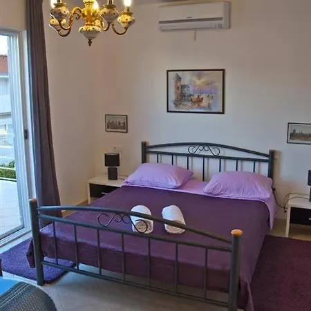 In With Sea View, Terrace, Air Conditioning, Wi-fi Apartment *