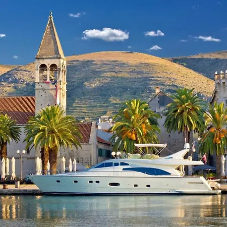 Apartment In With Sea View, Terrace, Air Conditioning, Wi-fi Trogir