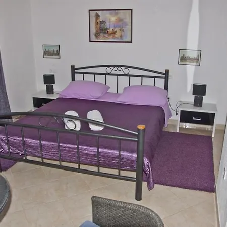 In With Sea View, Terrace, Air Conditioning, Wi-fi Apartment