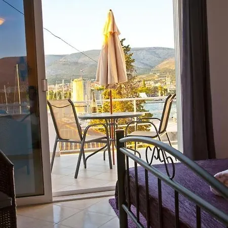 In With Sea View, Terrace, Air Conditioning, Wi-fi Trogir
